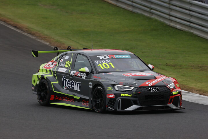 優勝は藤井優紀（Audi Team Hitotsuyama）