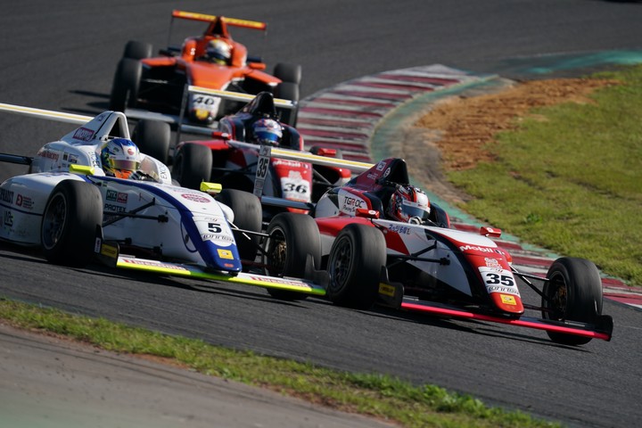 トップ集団の争い