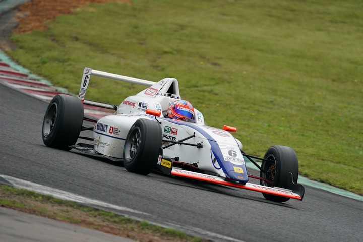 第8戦予選3位、第9戦ポールポジションの木村偉織（HFDP/SRS/コチラレーシング）