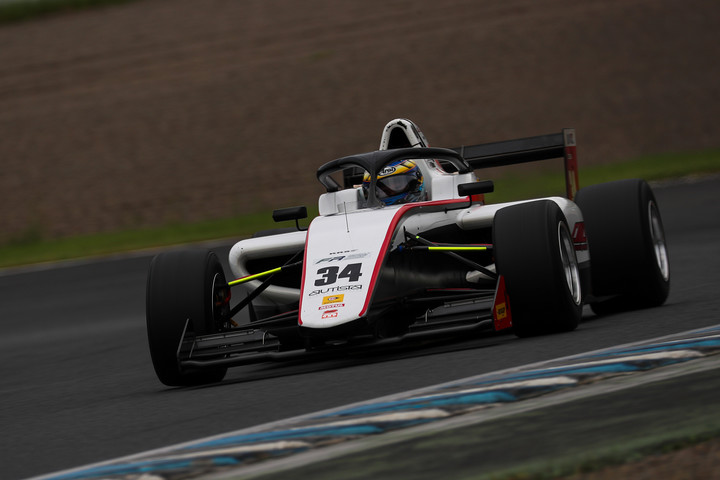 マスタークラス優勝は三浦勝（CMS F111）