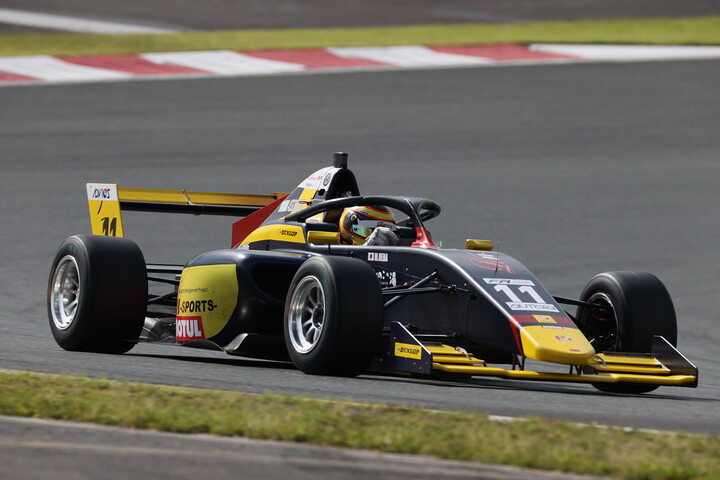 第7戦マスタークラス予選2位、第9戦同クラス4位の植田正幸（Rn-sports F111/3）