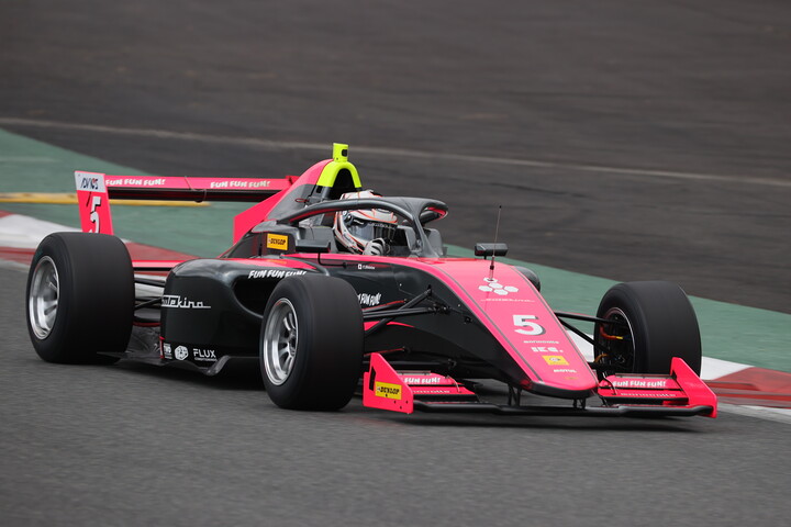 予選6位の塩津佑介（Sutekina Racing）