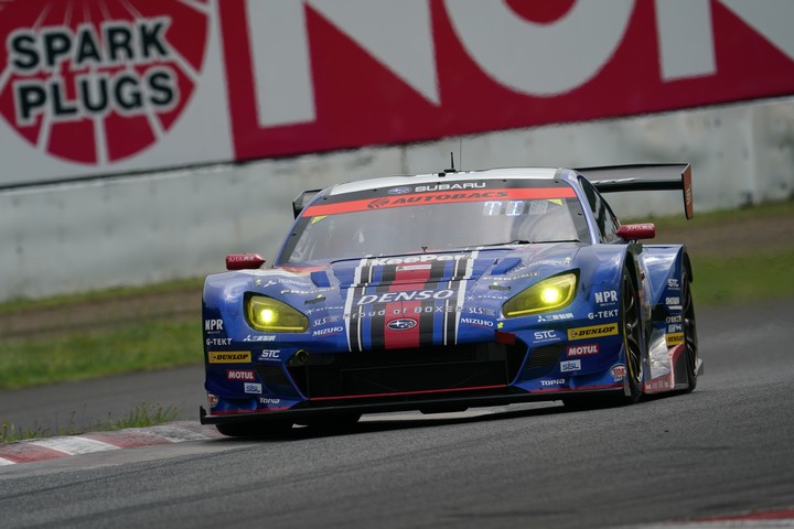 GT300クラスポールポジションは井口卓人／山内英輝組（SUBARU BRZ R&D SPORT）