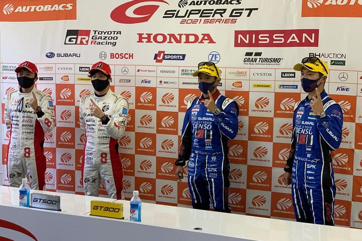 予選記者会見: 両クラスのポールシッター