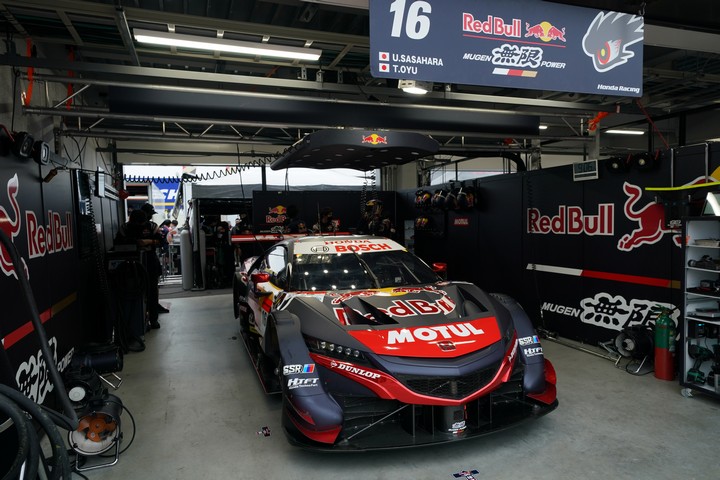 公式練習: Red Bull MOTUL MUGEN NSX GT（TEAM Red Bull MUGEN）
