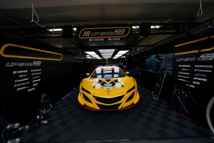 公式練習: UPGARAGE NSX GT3（TEAM UPGARAGE）