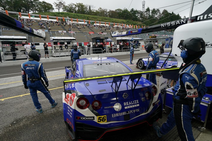公式練習: リアライズ 日産自動車大学校GT-R（KONDO RACING）