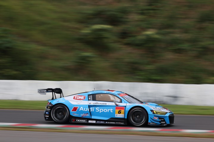 公式練習: 本山哲／片山義章組（Team LeMans Audi R8 LMS）