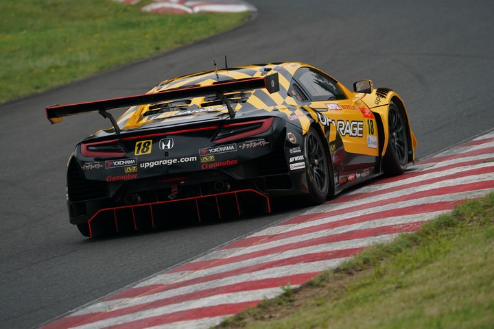 公式練習: 小林崇志／名取鉄平組（UPGARAGE NSX GT3）