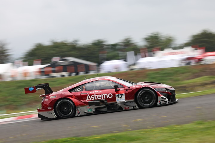 公式練習: 塚越広大／ベルトラン・バゲット組（Astemo NSX-GT）