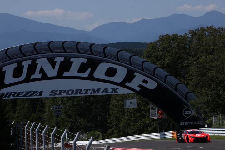 ウォームアップ: 野尻智紀／福住仁嶺組（ARTA NSX-GT）