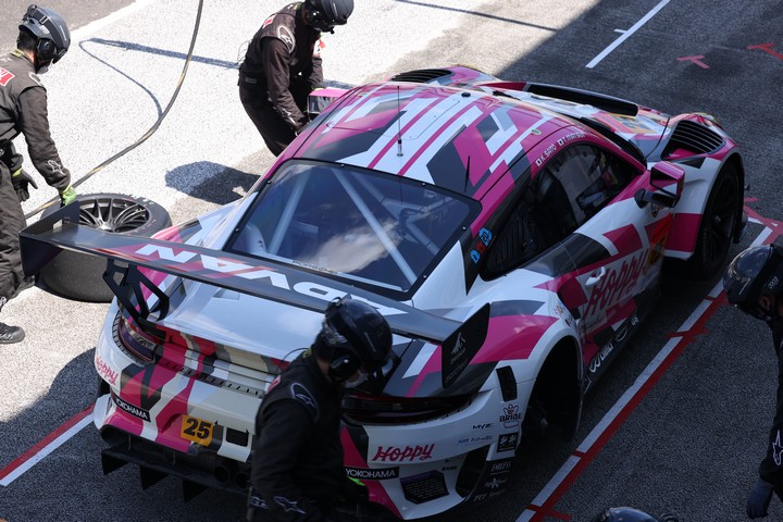 ウォームアップ: 松井孝允／佐藤公哉組（HOPPY Porsche）