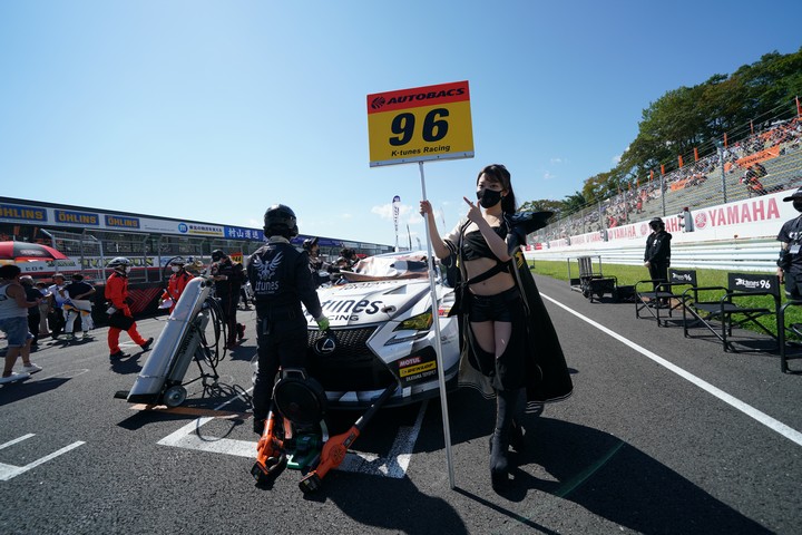 スタート進行: K-tunes RC F GT3（K-tunes Racing）