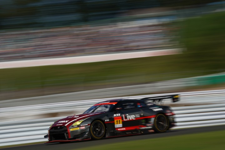 決勝レース: 平中克幸／安田裕信組（GAINER TANAX GT-R）