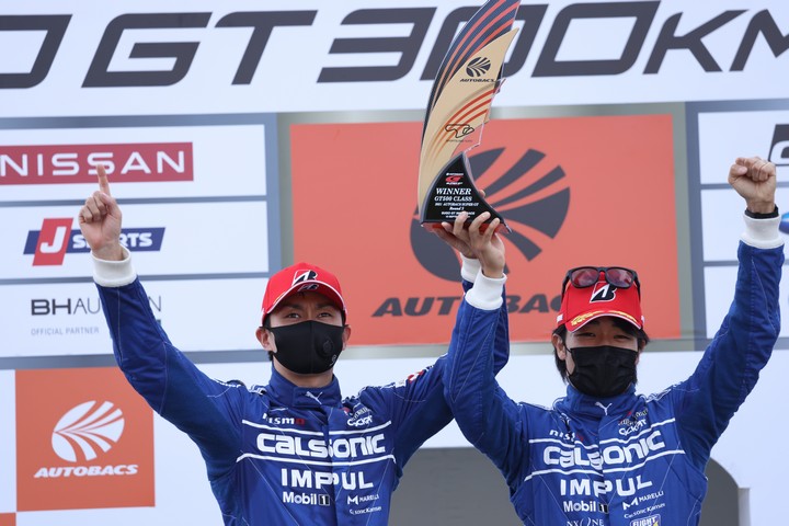 表彰式: GT500クラスのウィナー