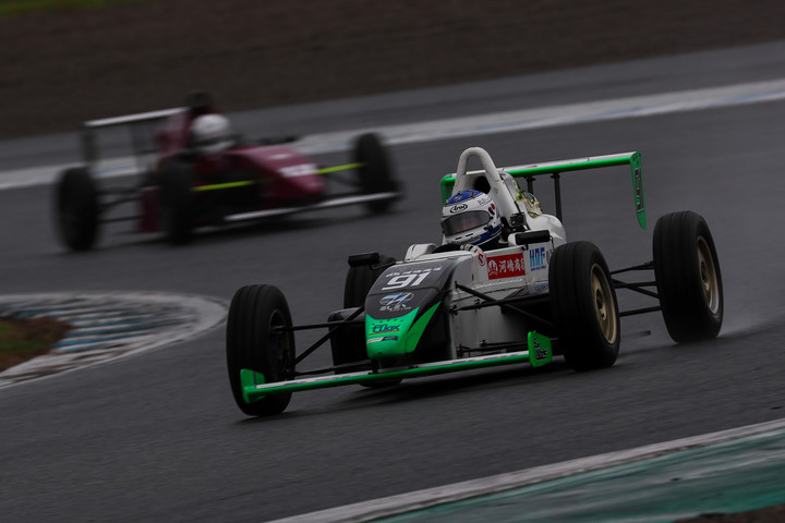 決勝4位は前田大道（ELEVレーシングドリーム10V）