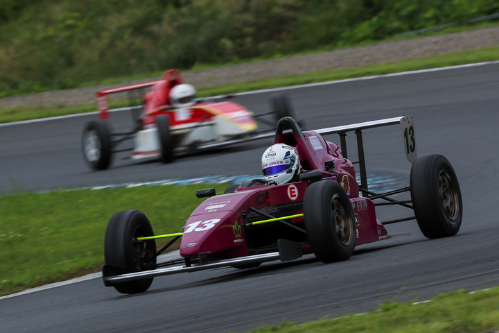 予選4位は四倉悠聖（ZAP日本平中自動車10V ED）