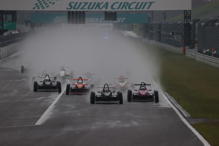 10週の決勝がスタートした