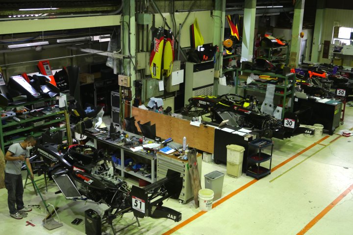 現在、B-MAXエンジニアリングでは、SFライツ5台、FRJ4台、FIA-F4,3台ものフォーミュラを整備している