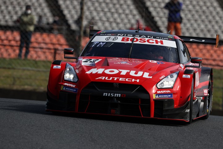 公式練習: MOTUL AUTECH GT-R（松田次生／ロニー・クインタレッリ）