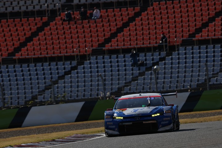 公式予選: TOYOTA GR SPORT PRIUS PHV apr GT（嵯峨宏紀／中山友貴）