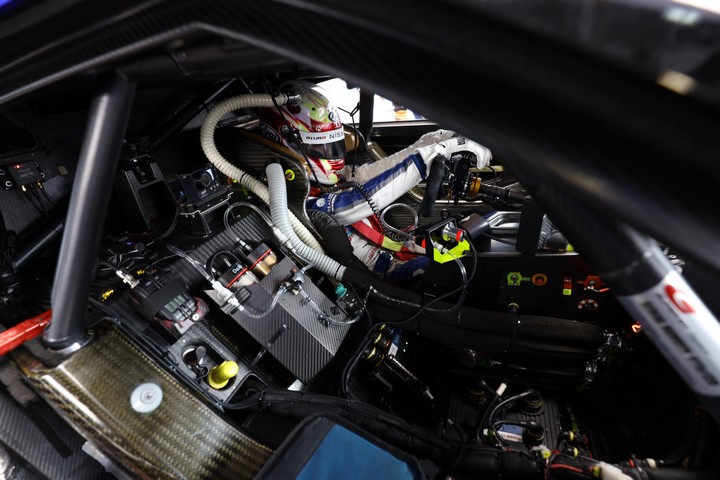 ウォームアップ: 佐々木大樹（リアライズコーポレーションADVAN GT-R）