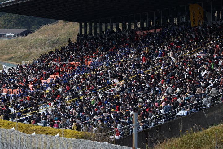 スタート進行: グランドスタンド
