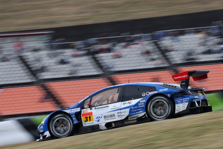 決勝レース: TOYOTA GR SPORT PRIUS PHV apr GT（嵯峨宏紀／中山友貴）