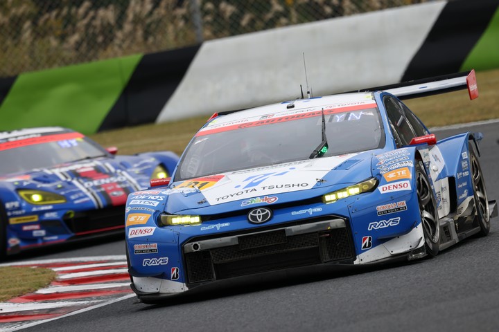GT300クラス優勝は31号車TOYOTA GR SPORT PRIUS PHV apr GT（嵯峨宏紀／中山友貴）