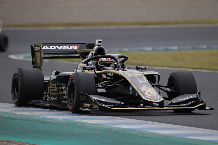 フリー走行1回目: 2位は平川亮（carenex TEAM IMPUL）