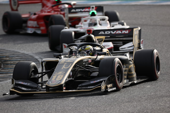 決勝4位は関口雄飛（carenex TEAM IMPUL SF19）