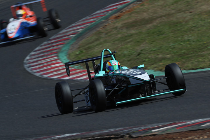 マスタークラスポールポジションは夕田大助（LAPS）