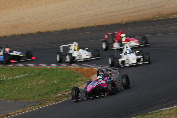 決勝レースがスタートした