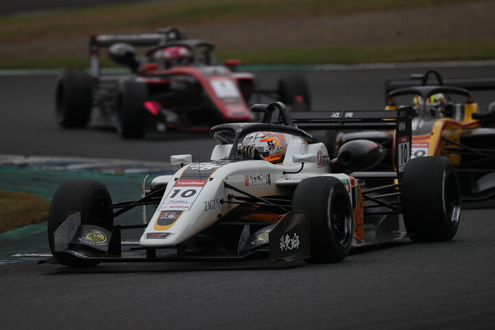 決勝3位は三宅淳詞（MAX RACING 320）