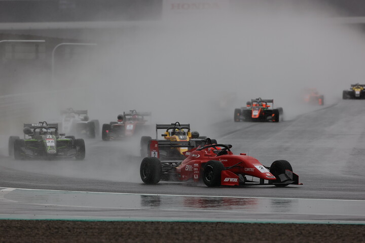 決勝がスタートした