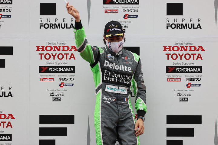 優勝したジュリアーノ・アレジ（TOM'S）