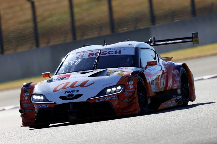 公式練習: GT500クラス2位はau TOM'S GR Supra（関口雄飛／坪井翔）