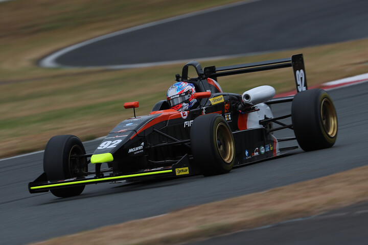 予選4位は黒沼聖那（ファーストガレージ＆Sウインズ）