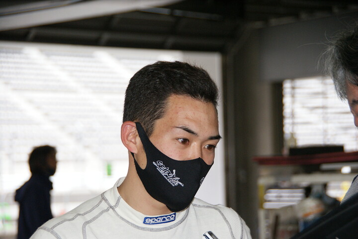 ポールポジションの元嶋成弥（Kデンタルオフィス★MYST）