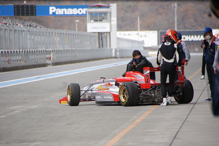 上位を走りながらエンジントラブルでリタイアした森山冬星（佐藤製作所★KK-ZS★ミスト）