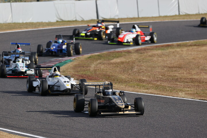 日本一決定戦: 8周のセミファイナルがスタートした