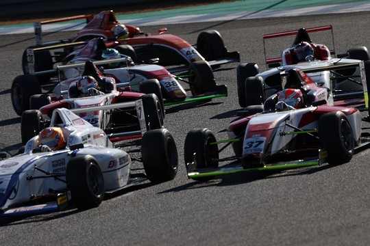 上位陣の熾烈なバトル