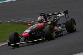 Hパターンクラス予選トップは川原悠生(ファーストガレージ&Sウインズ) Hパターンクラス予選トップは川原悠生(ファーストガレージ&Sウインズ)