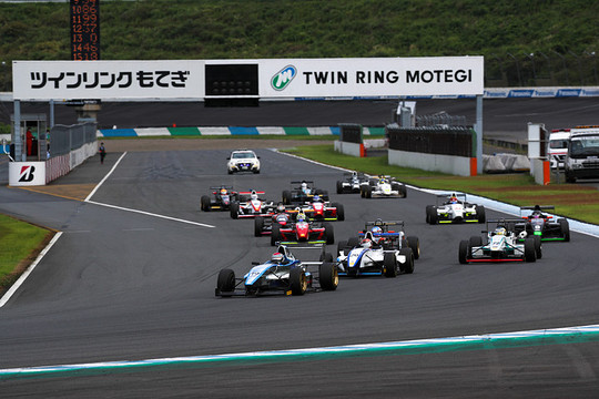 12週の決勝がスタートした