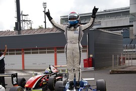 優勝したハンマー伊澤（令和雪合戦ハンマーR☆ハヤテ）