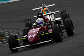 決勝2位は四倉悠聖(ZAP日本平中自動車10V ED) 決勝2位は四倉悠聖(ZAP日本平中自動車10V ED)