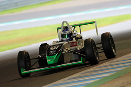 決勝4位は前田大道(ELEVレーシングドリーム10V) 決勝4位は前田大道(ELEVレーシングドリーム10V)