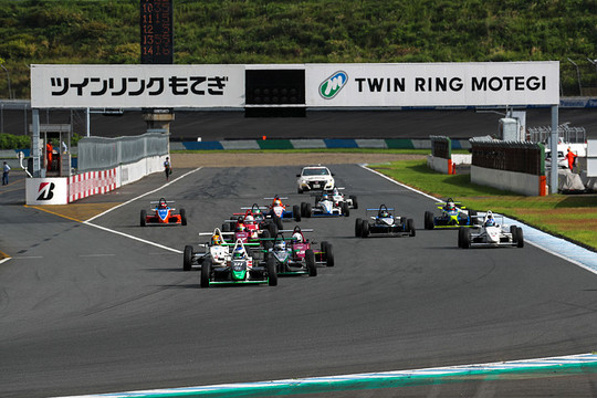 10週の決勝がスタートした 10週の決勝がスタートした