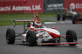 予選3位は小松響(Rn-sports・OKABE・KK-SII) 予選3位は小松響(Rn-sports・OKABE・KK-SII)