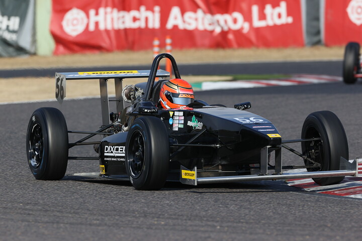 ポールポジションは冬星（DIXCEL/ROYAL/MYST）